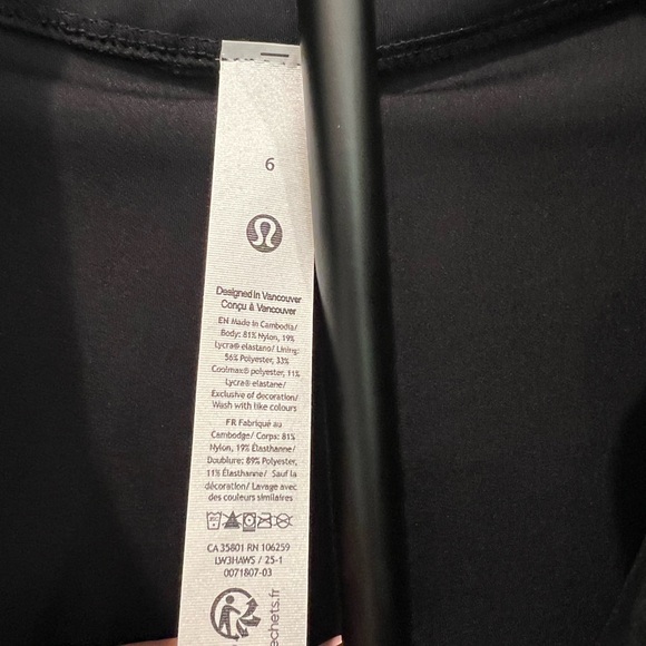 Lululemon Define Woman’s Jacket Size 6 - Picture 5 of 7